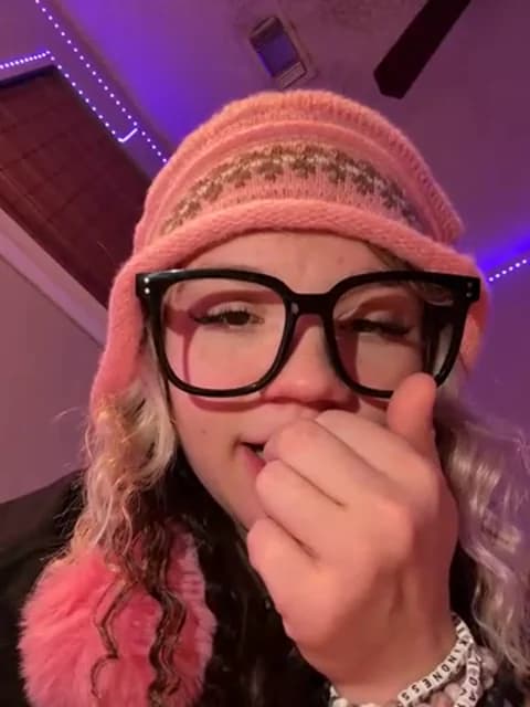 Cutiepiespanks Cam Archive - January 20, 2026 02:33 (49min)