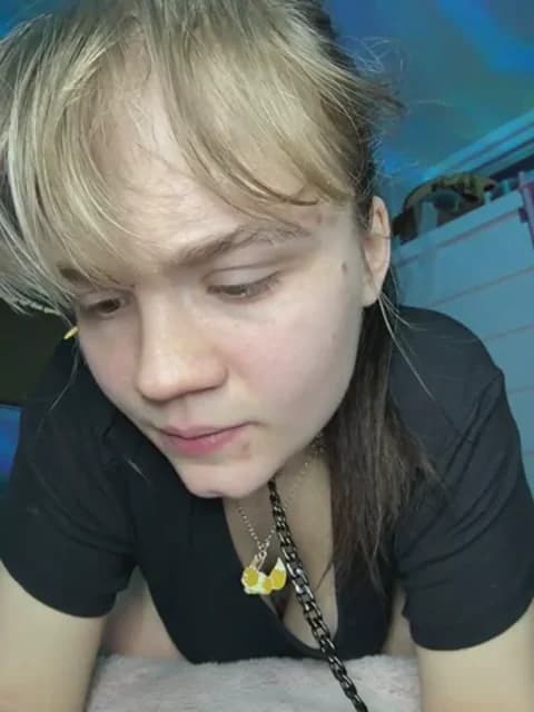 Cutiepiespanks Cam Archive - March 8, 2026 06:02 (44min)