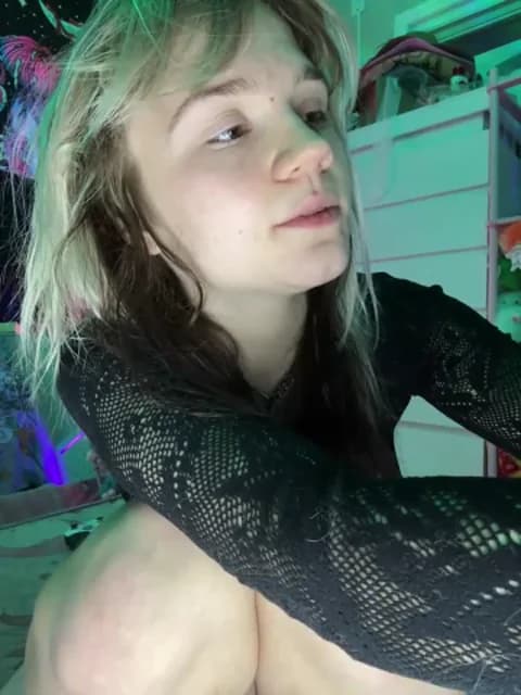 Cutiepiespanks Cam Archive - March 11, 2026 04:31 (30min)