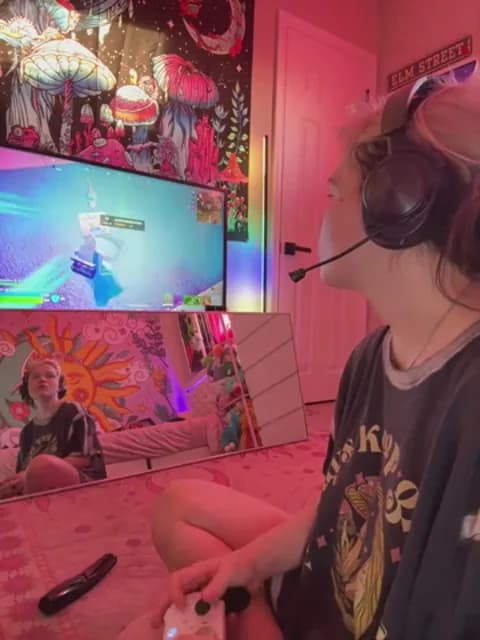 Cutiepiespanks Cam Archive - March 29, 2026 23:53 (62min)