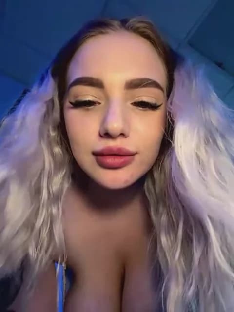 HugeBoobsAlice Cam Archive - January 11, 2026 (31min)