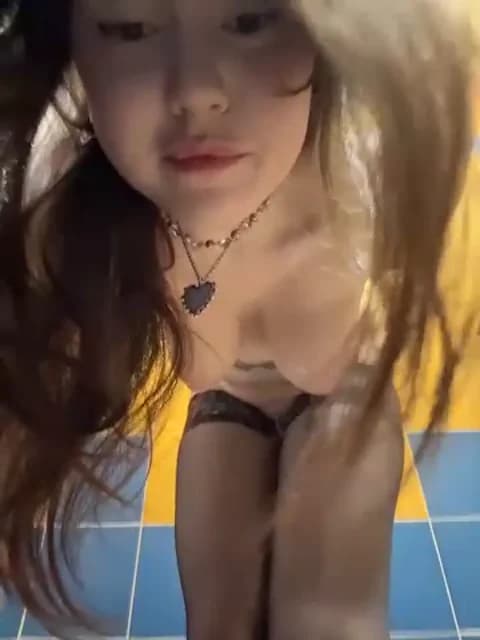 Peachy_Dream Cam Archive - March 7, 2026 22:48 (31min)