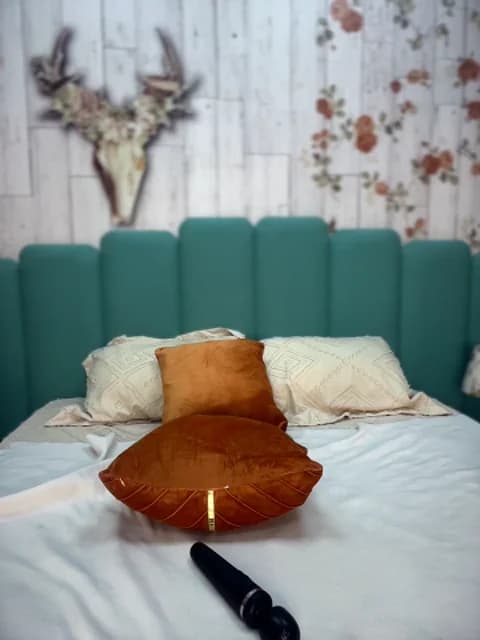 TeaseDollXXX Cam Archive - April 2, 2026 01:58 (32min)