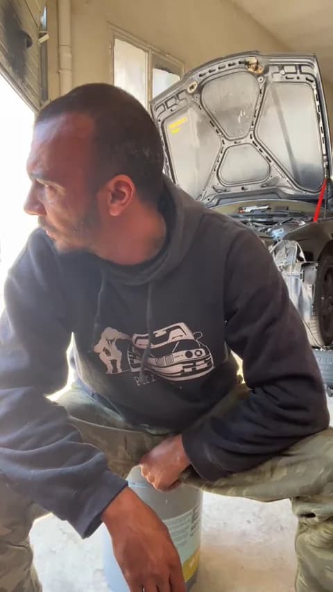 domnuozfutura Cam Archive - March 21, 2026 16:12 (110min)