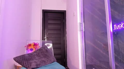 hotfallingdevil Cam Archive - February 23, 2026 10:51 (52min)