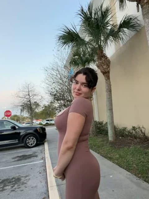 mangolini_parrocini Cam Archive - March 12, 2026 24:11 (30min)